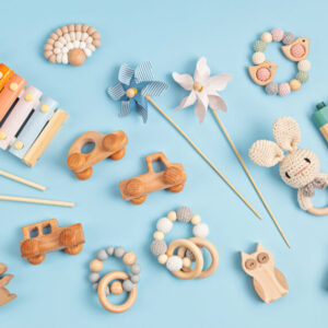 Zabawki drewniane a plastikowe: które lepsze