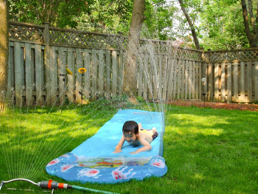 Zabawy z wodą dla dzieci nie tylko na lato